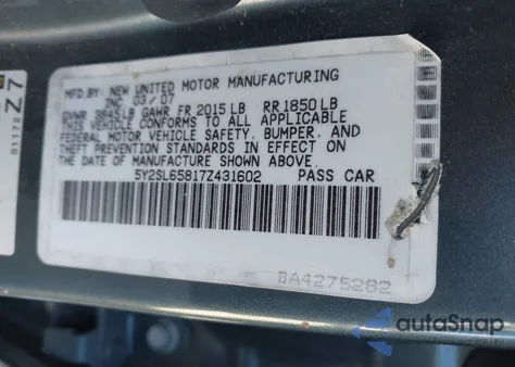 2007 Pontiac Vibe z USA, uszkodzony, nr VIN 5Y2SL65817Z431602